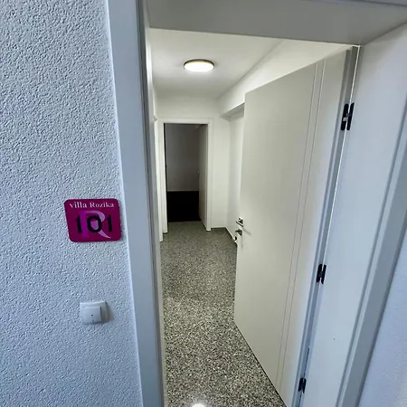 Rozika * Baška Voda