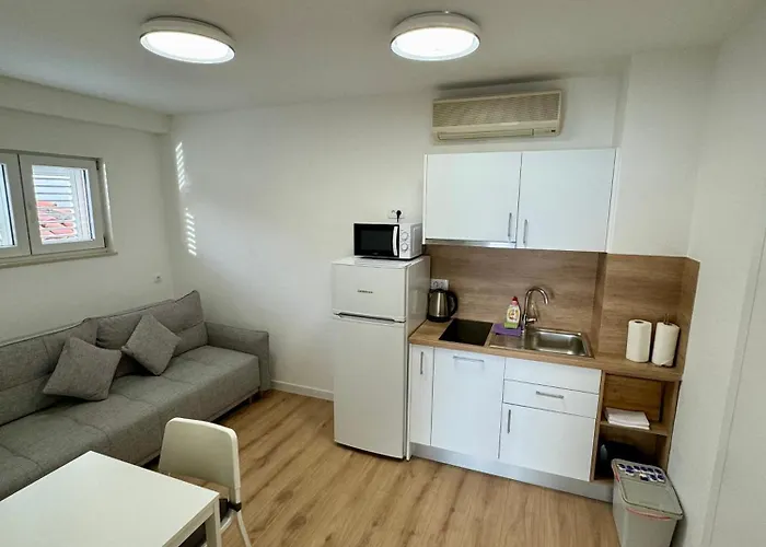 Rozika アパート Baška Voda